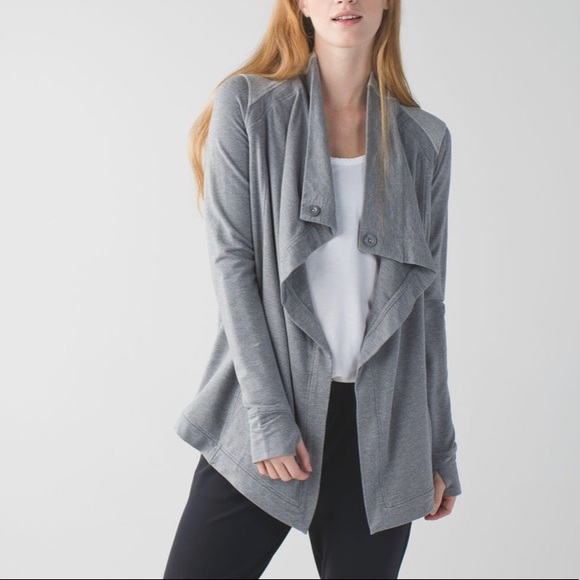 Lululemon Coast Wrap in Heathered Mod Medium Grey size 10